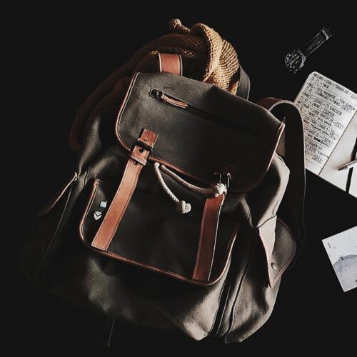 cynthia-del-rio-HM599jibAQs-unsplash Sleek Bag Laptop - Pro | Hajra's Collection
